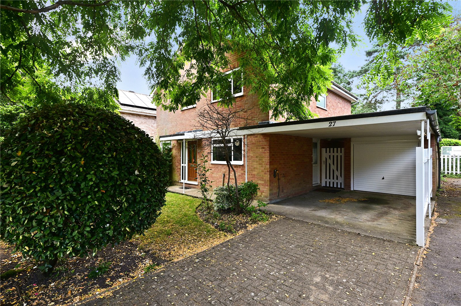 Dinorben Close, Fleet, Hampshire, GU52