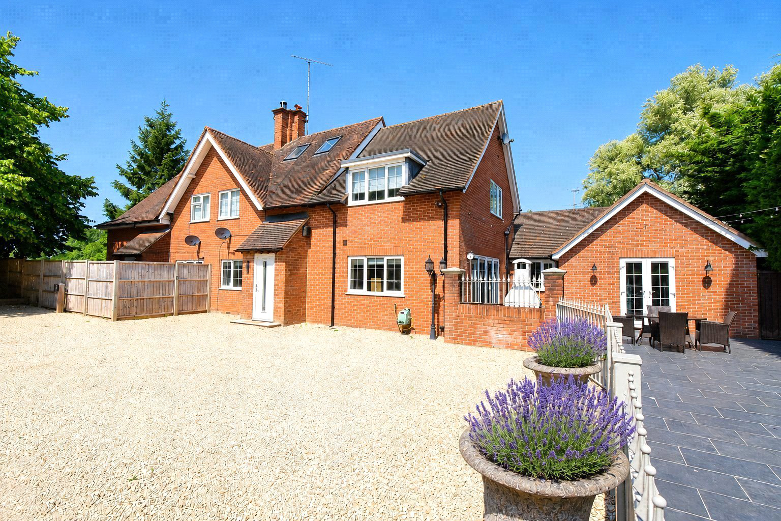 Reading Road, Sherfield-on-Loddon, Hook, Hampshire, RG27