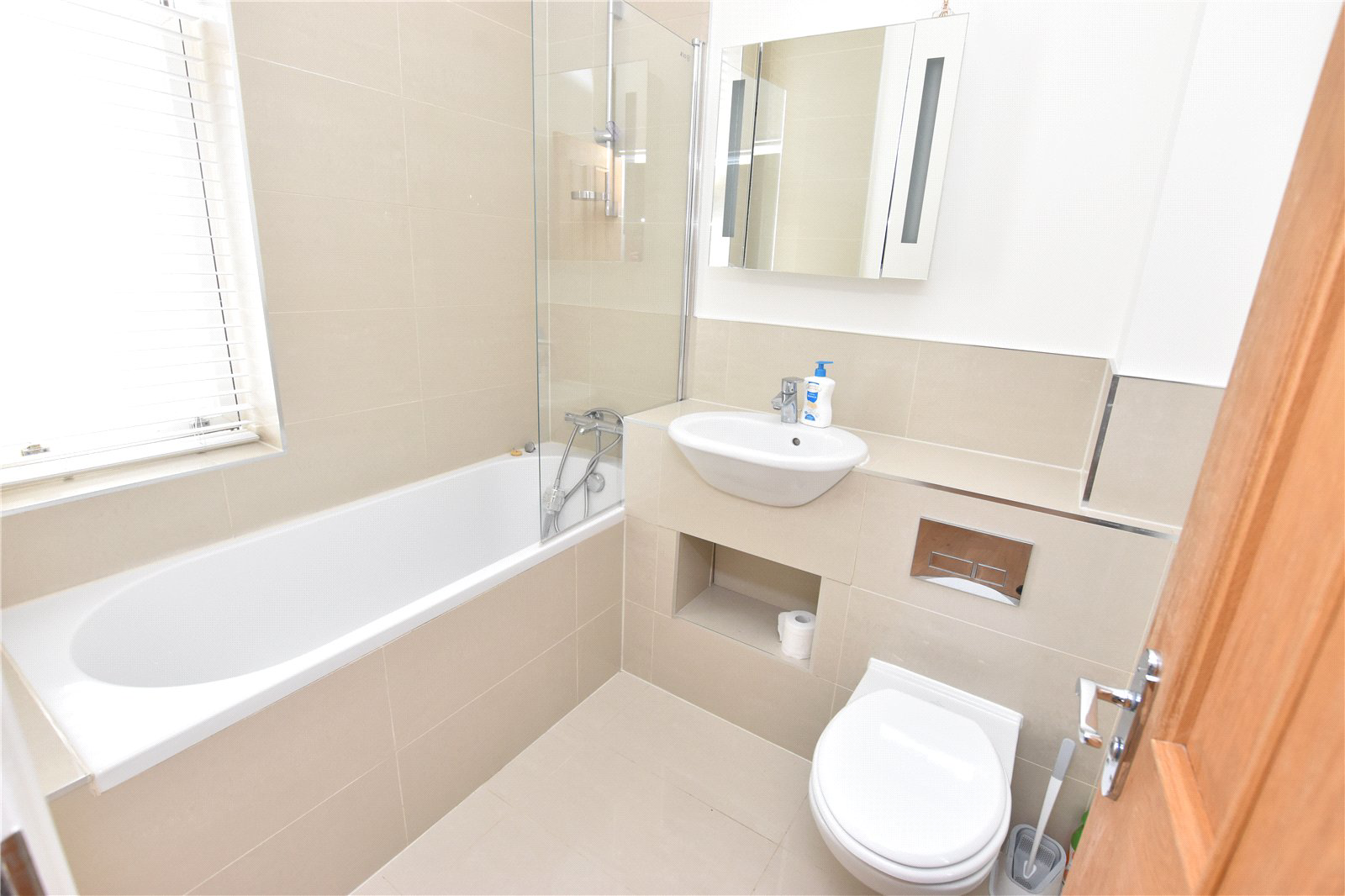 Farnborough Road, Farnborough, Hampshire, GU14, photo 15
