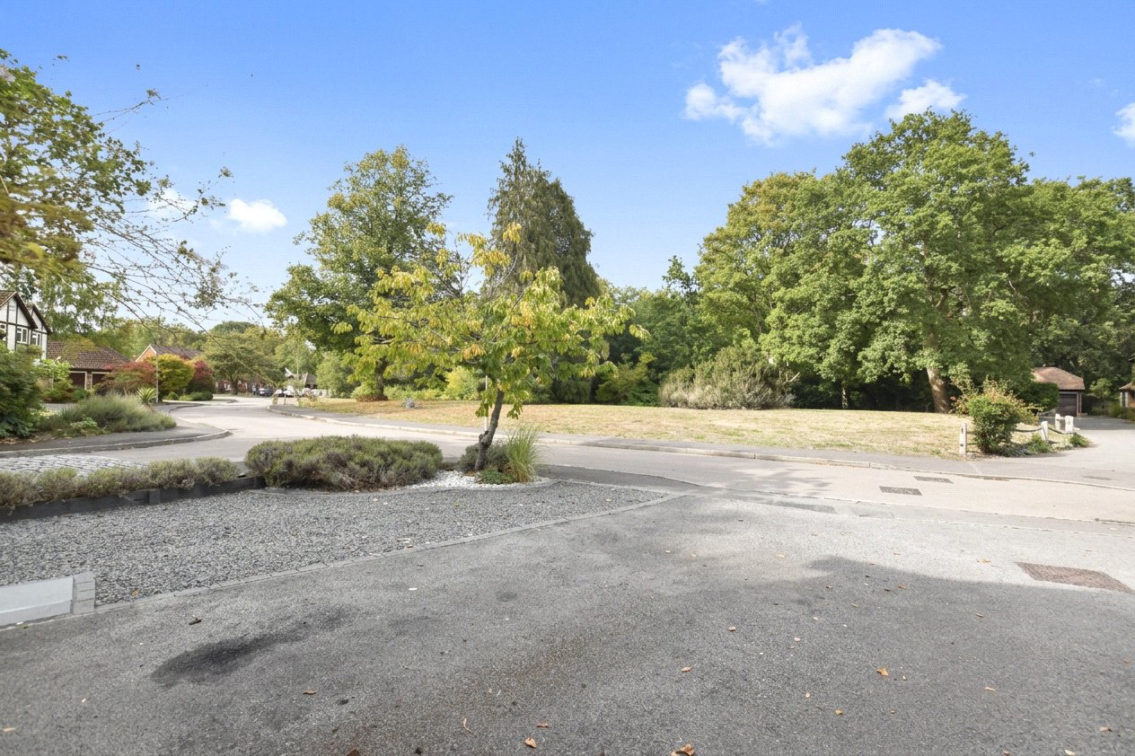 Howard Drive, Farnborough, Hampshire, GU14, photo 18