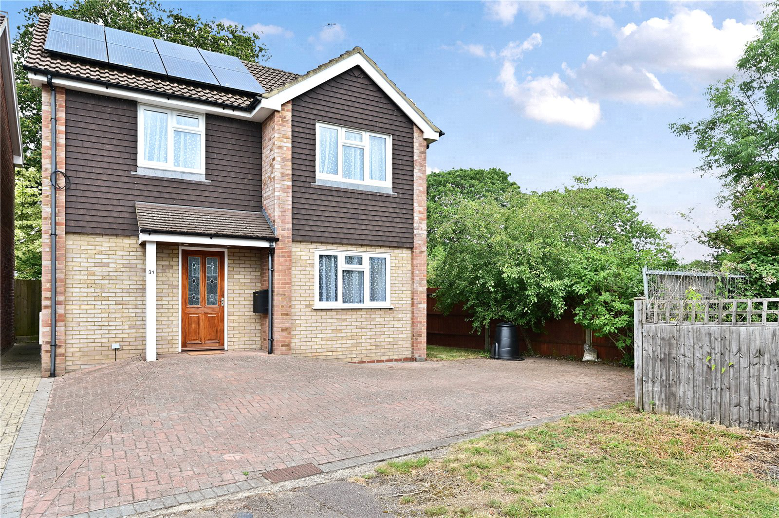 Bell Meadow Road, Hook, Hampshire, RG27