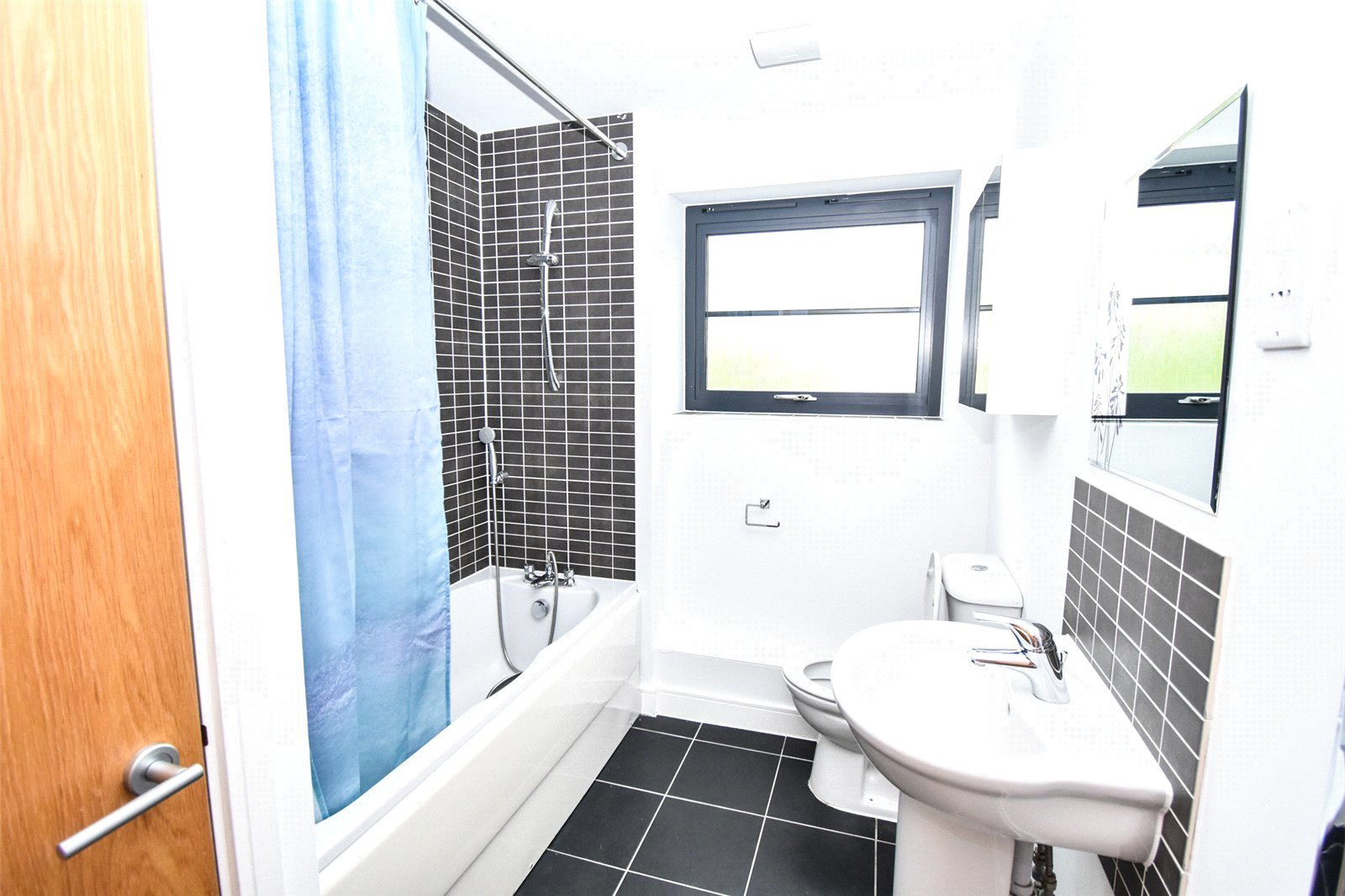 Sunderland Place, Farnborough, Hampshire, GU14, photo 8