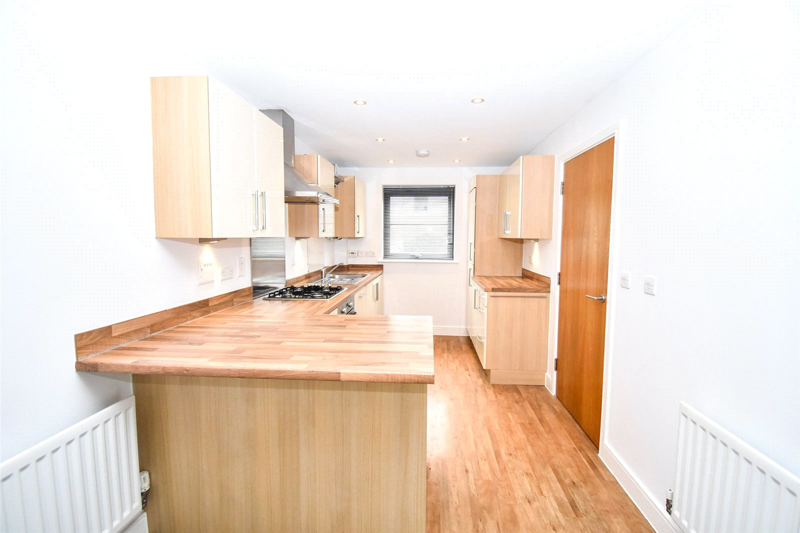 Sunderland Place, Farnborough, Hampshire, GU14, photo 2
