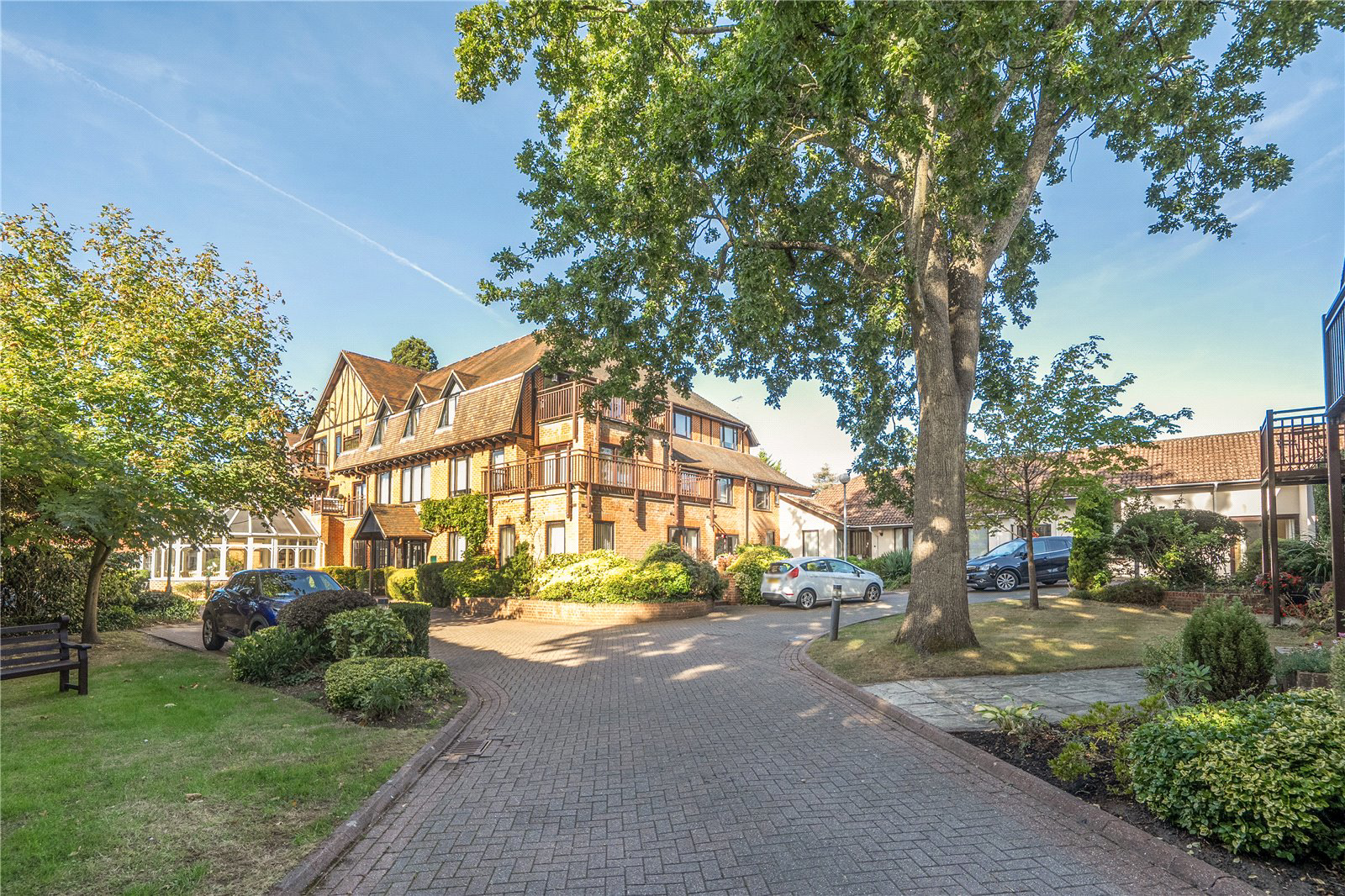 Hartford Court, Hartley Wintney, Hampshire, RG27