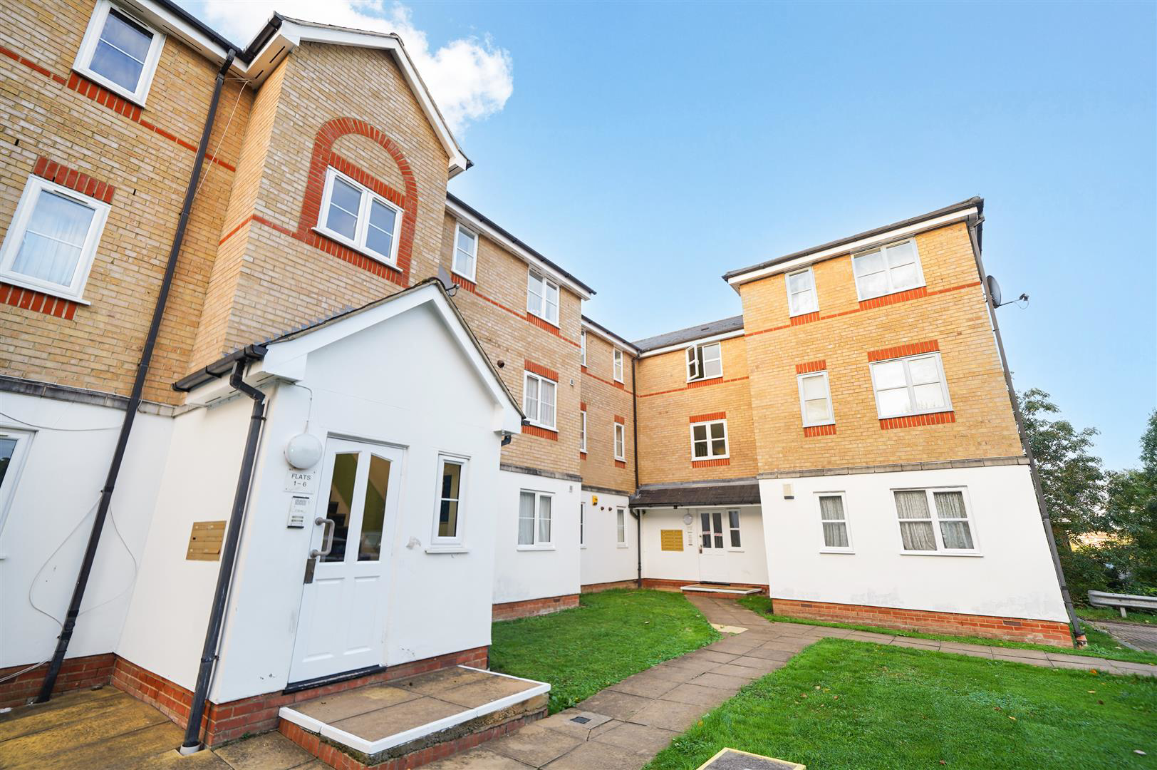 Clarence Close, Barnet, EN4