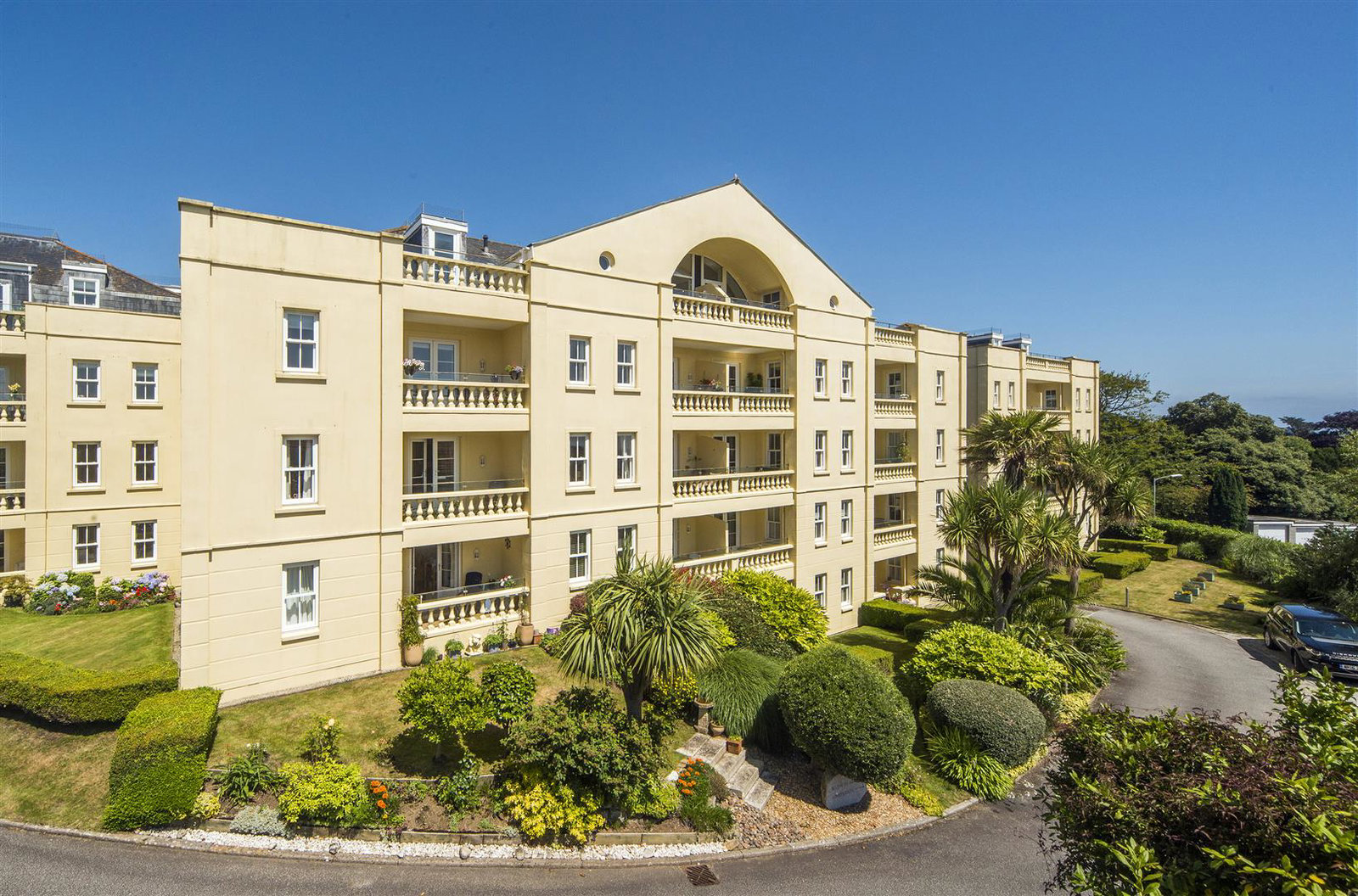Melvill Court, Falmouth
