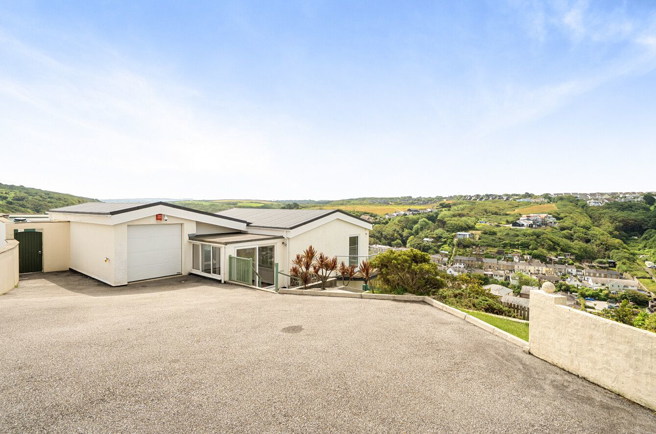 Lighthouse Hill, Portreath, photo 2