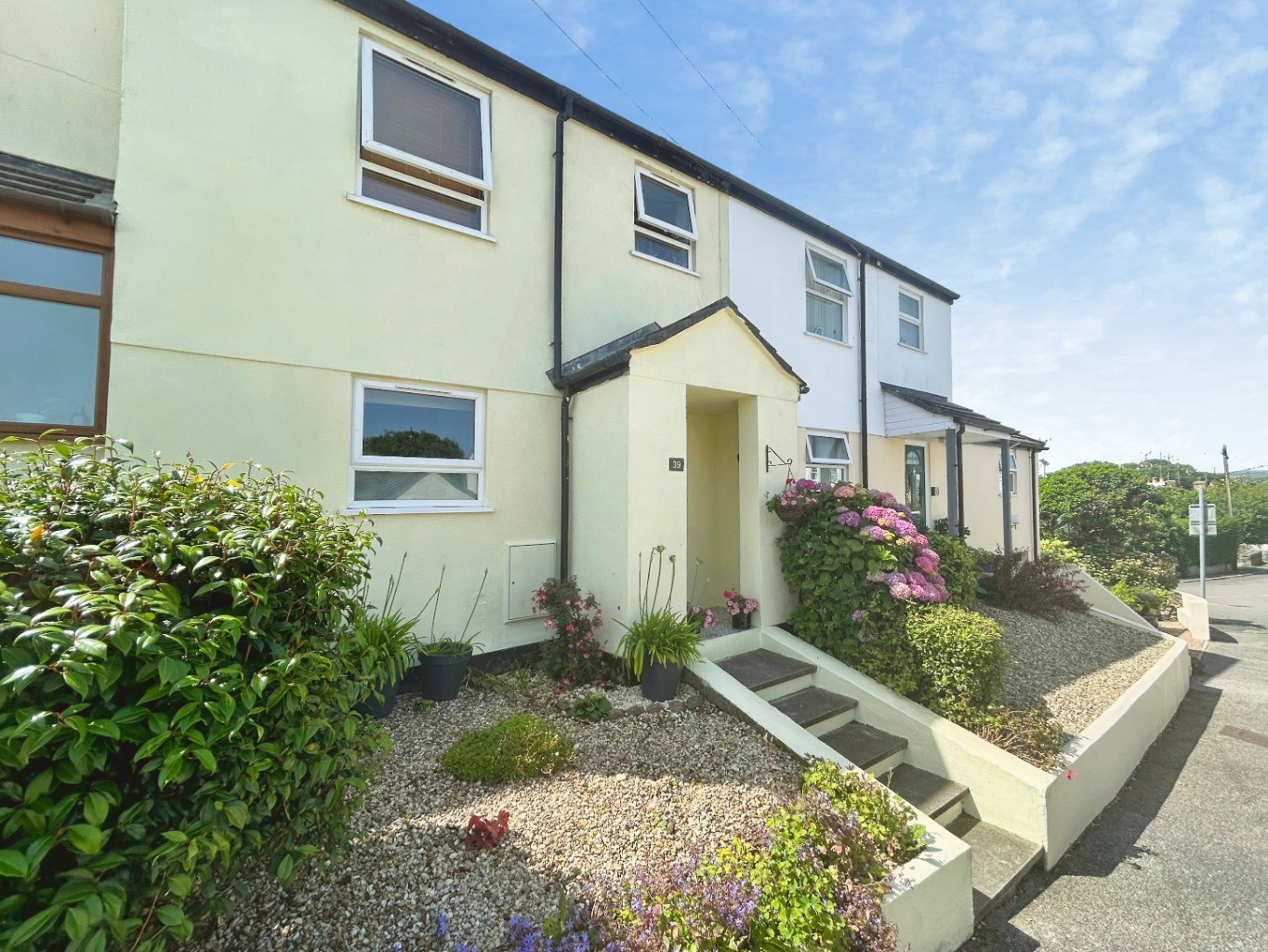 St. Erth, Three bed home in village location
