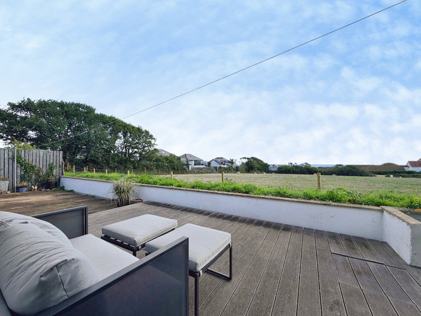 The Lizard, Detached bungalow in village location, photo 2