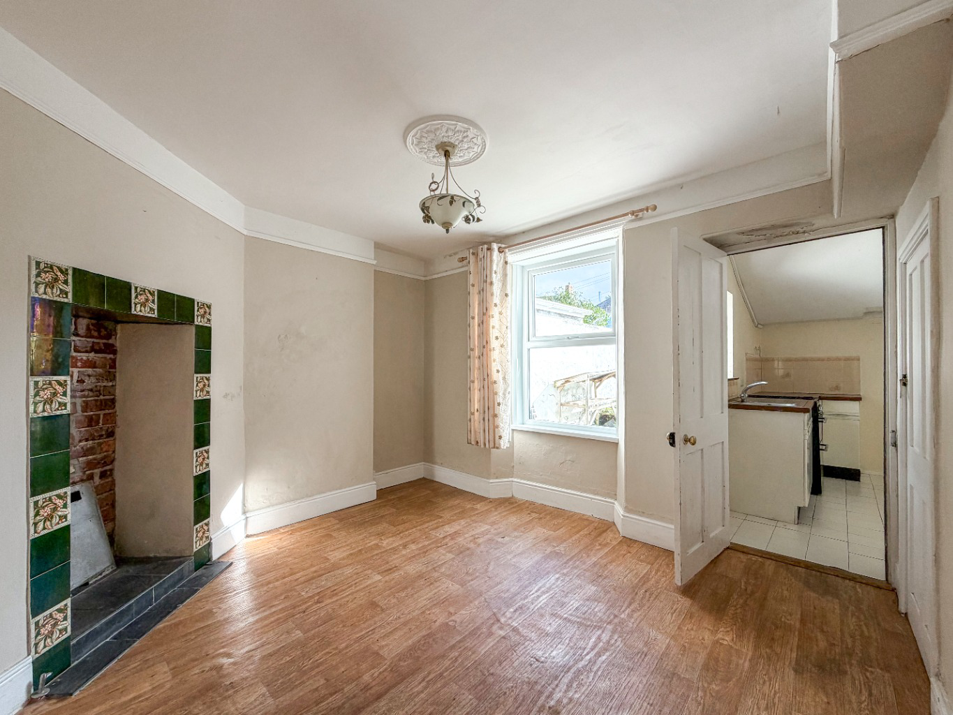 Hayle, Three bed home in convenient location, photo 4