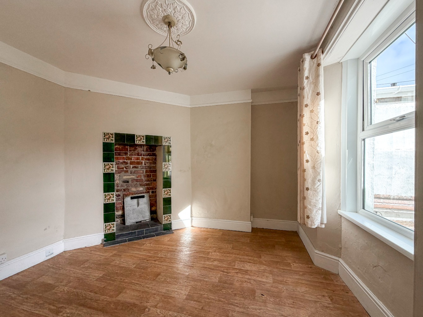 Hayle, Three bed home in convenient location, photo 6