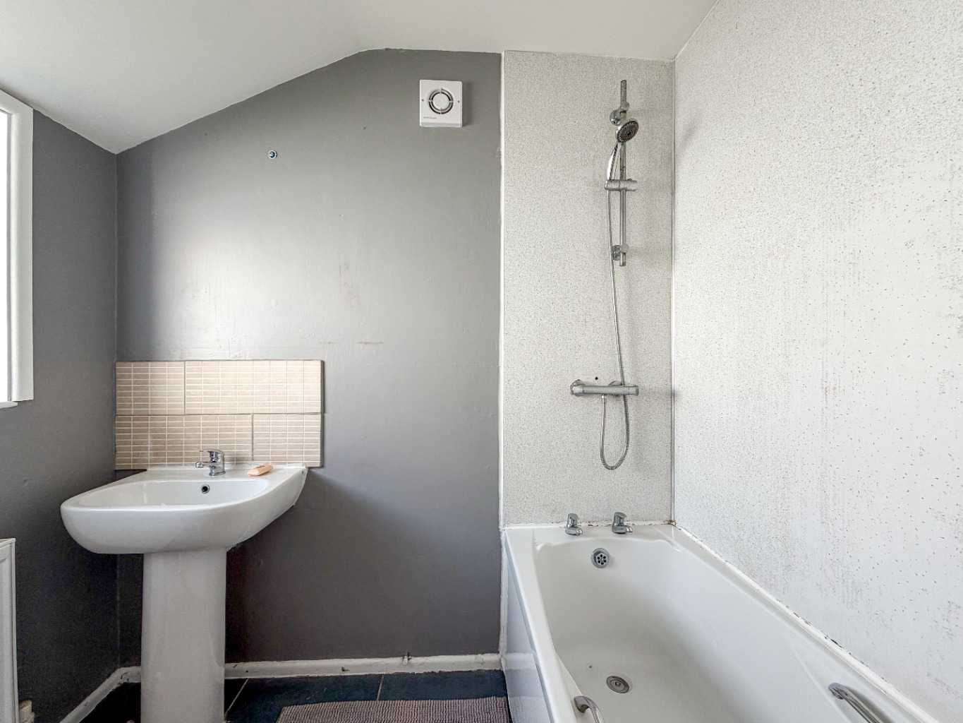 Hayle, Three bed home in convenient location, photo 9
