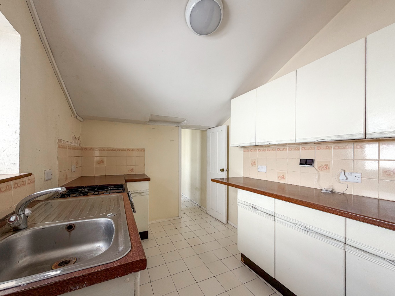 Hayle, Three bed home in convenient location, photo 3
