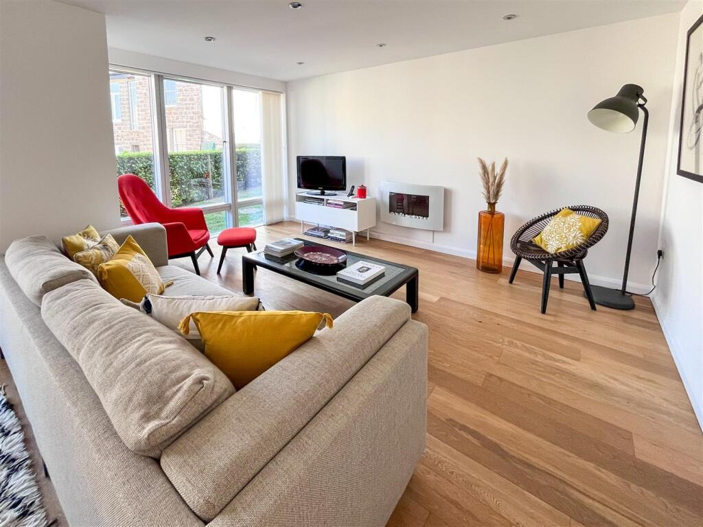 Two bedroom ground floor apartment, The Belyars, St. Ives, photo 8