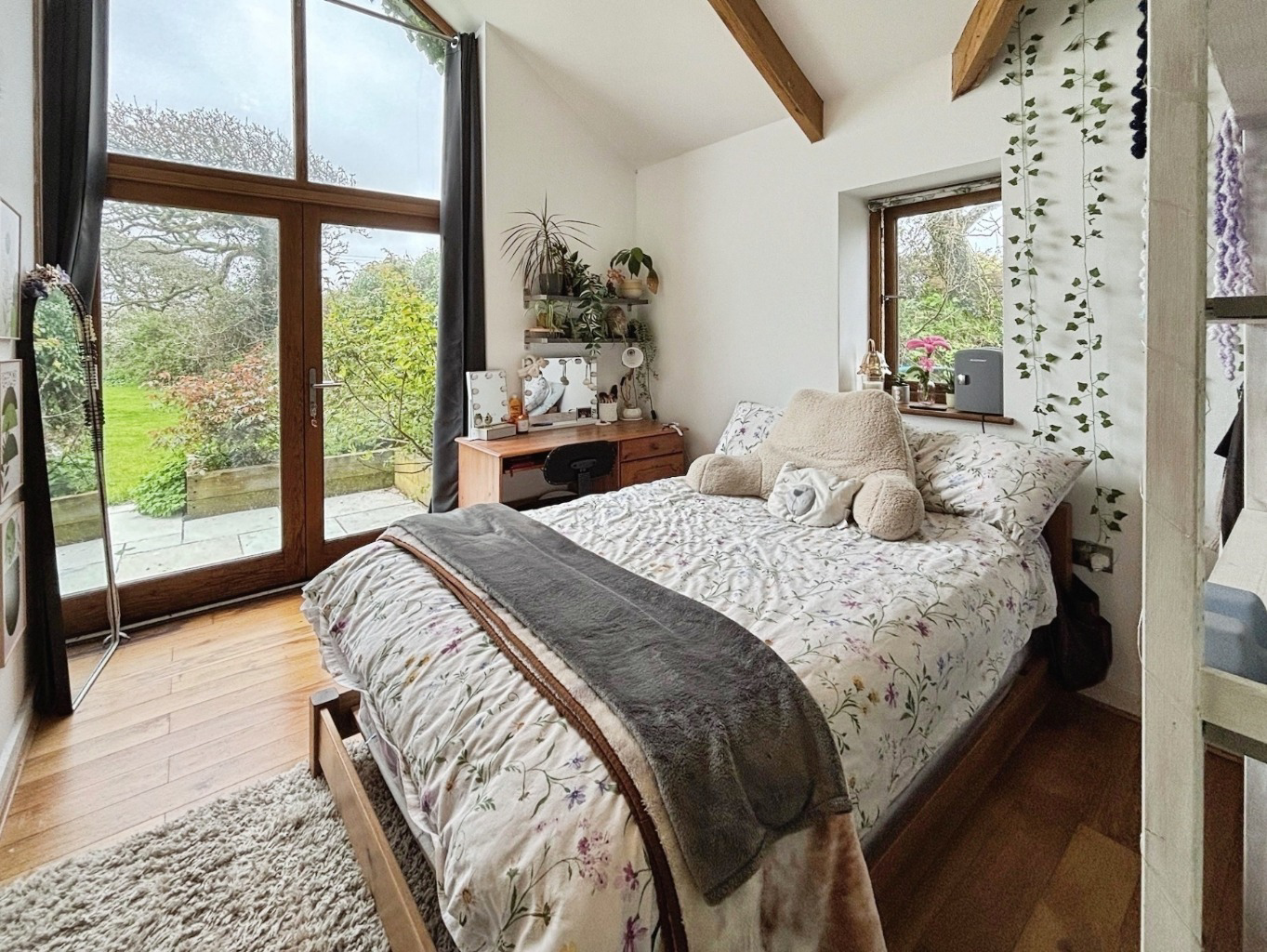 Helston, Barn conversion set within approx 2 acres, photo 10