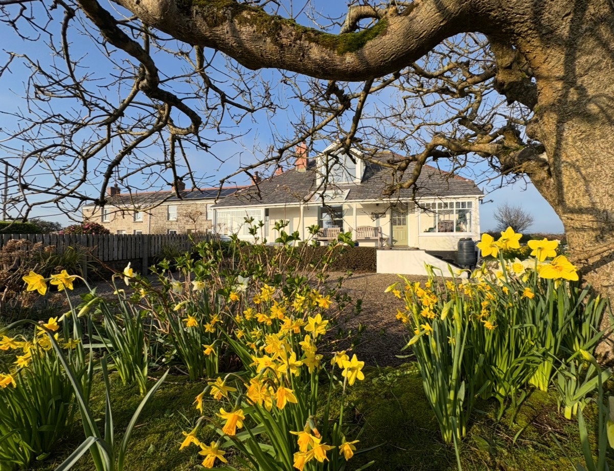 Ashton, Dormer bungalow with coastal views, photo 2