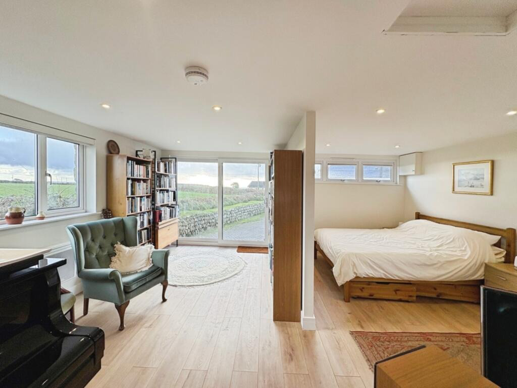 Ashton, Dormer bungalow with coastal views, photo 18