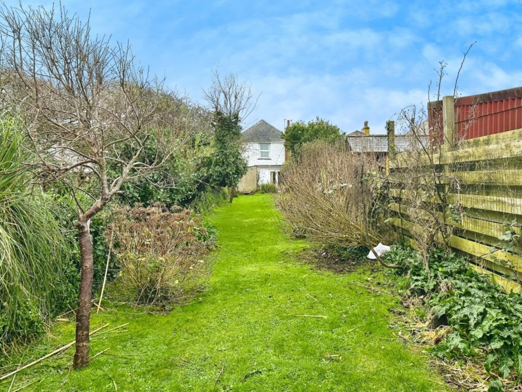 The Lizard, Cottage with sea views and no chain, photo 18