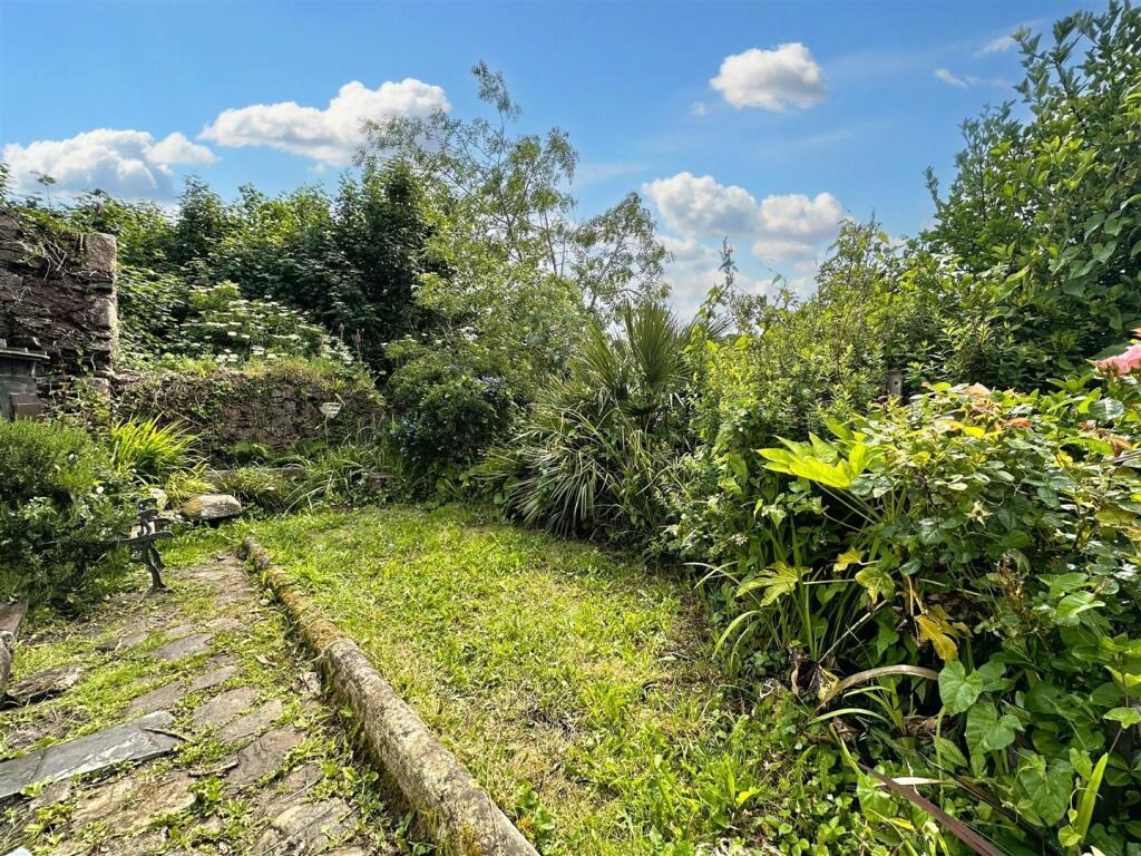 Cottage in countryside setting, Lowertown, photo 24