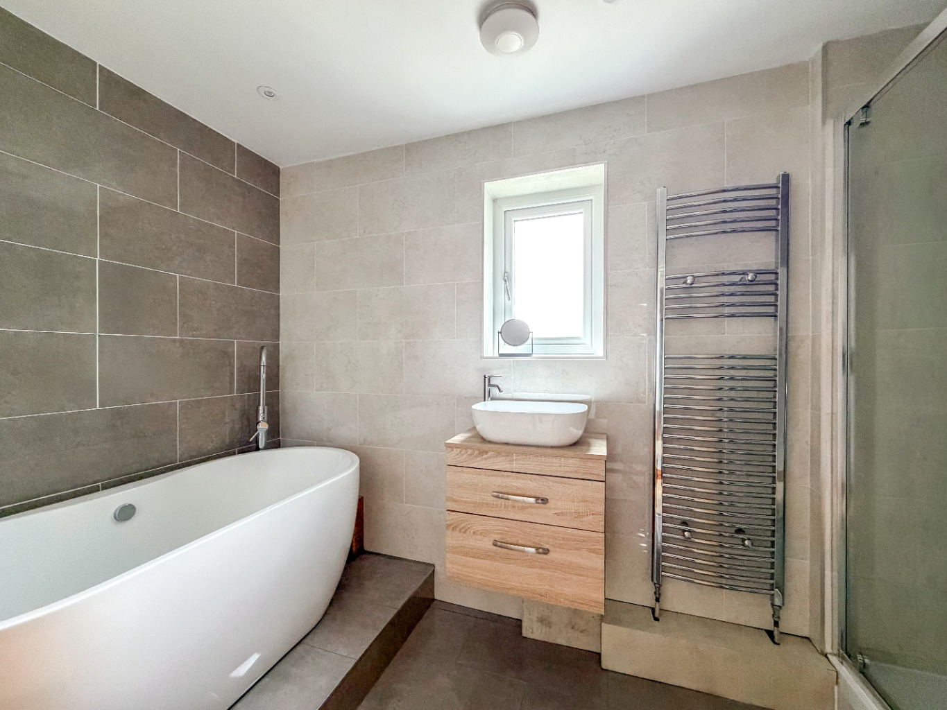 Horsedowns, Spcacious and versatile five bed bungalow, photo 8