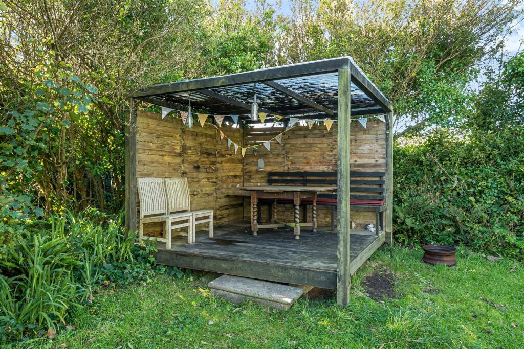 Beacon, Charming semi-detached cottage with land, photo 32