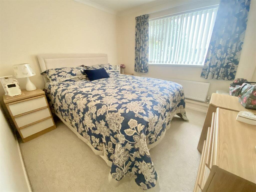 Helston, Spacious detached bungalow, photo 15
