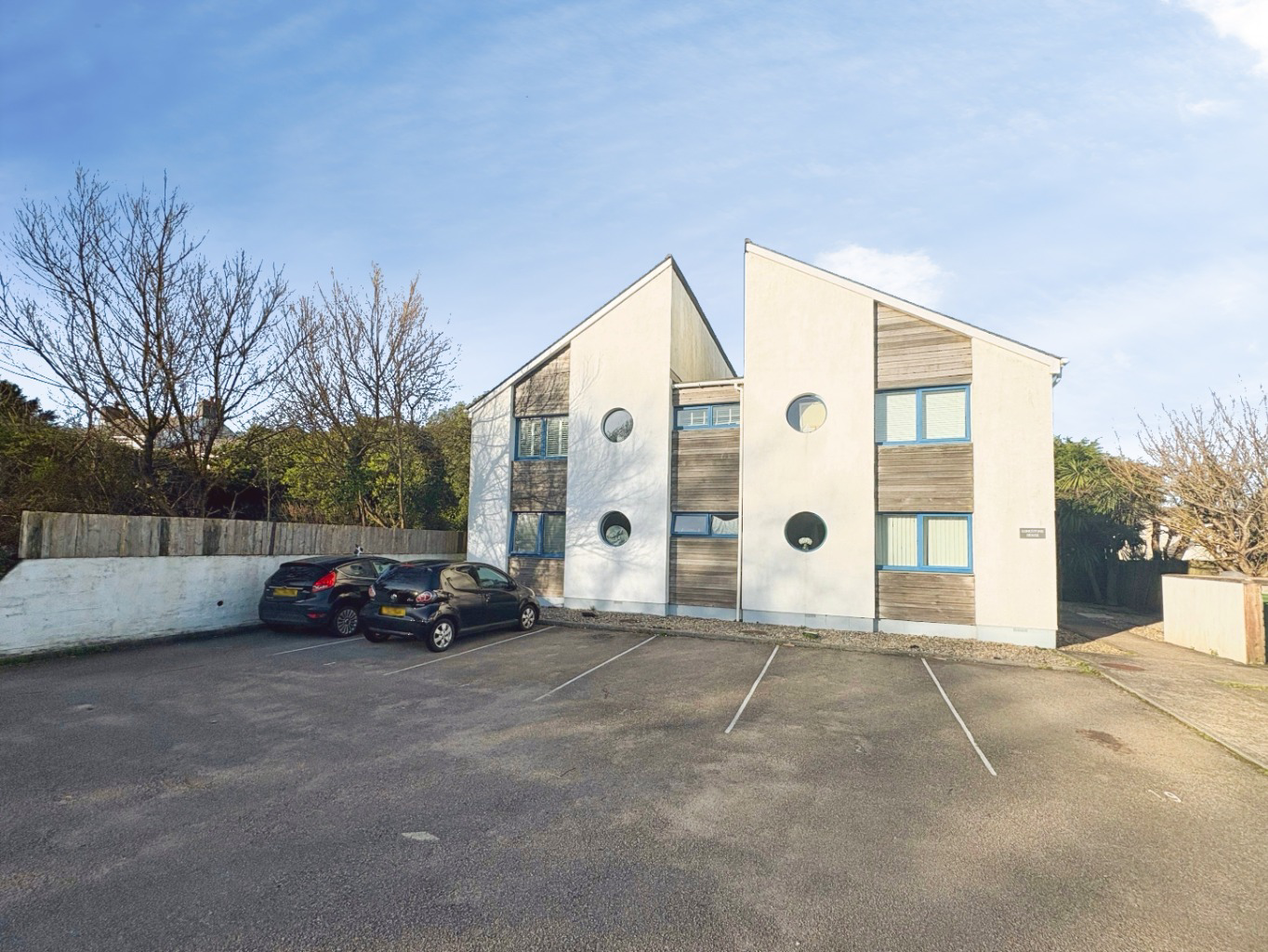 Carbis Bay, Spacious ground floor apartment