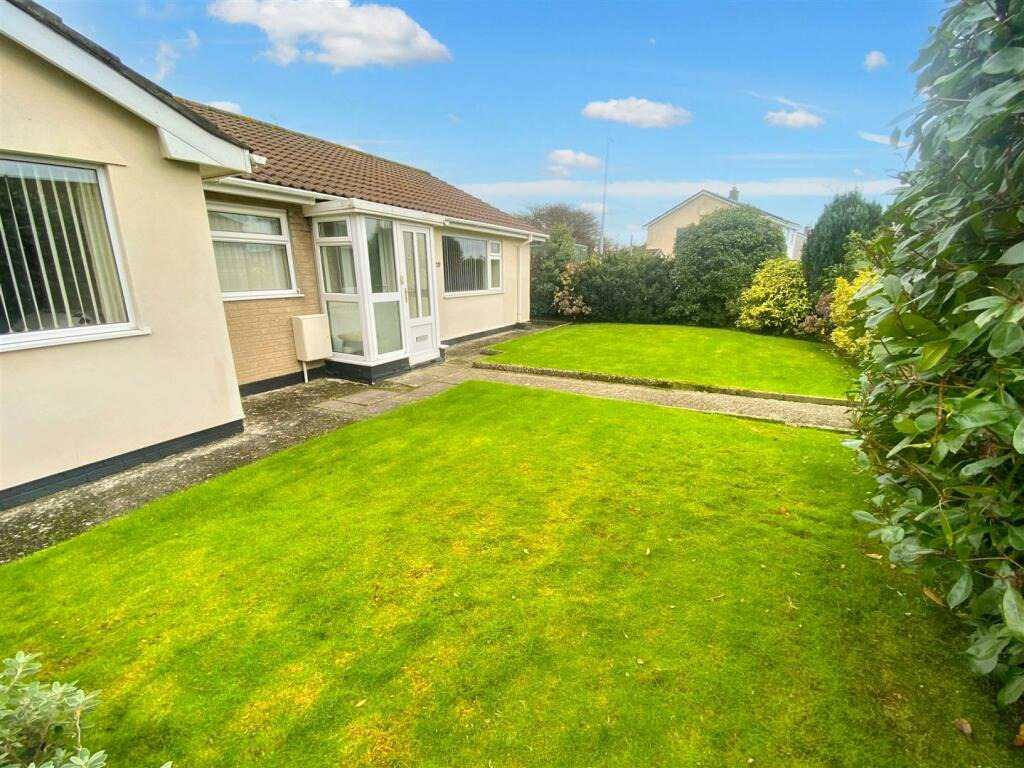 Helston, Spacious detached bungalow, photo 21