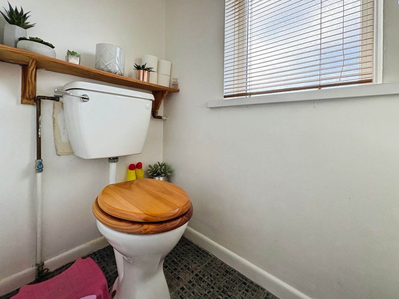 Cury, Two bed home with generous outdoor space, photo 8