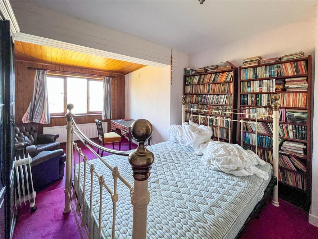 Spacious home with stunning views, Treen, photo 10