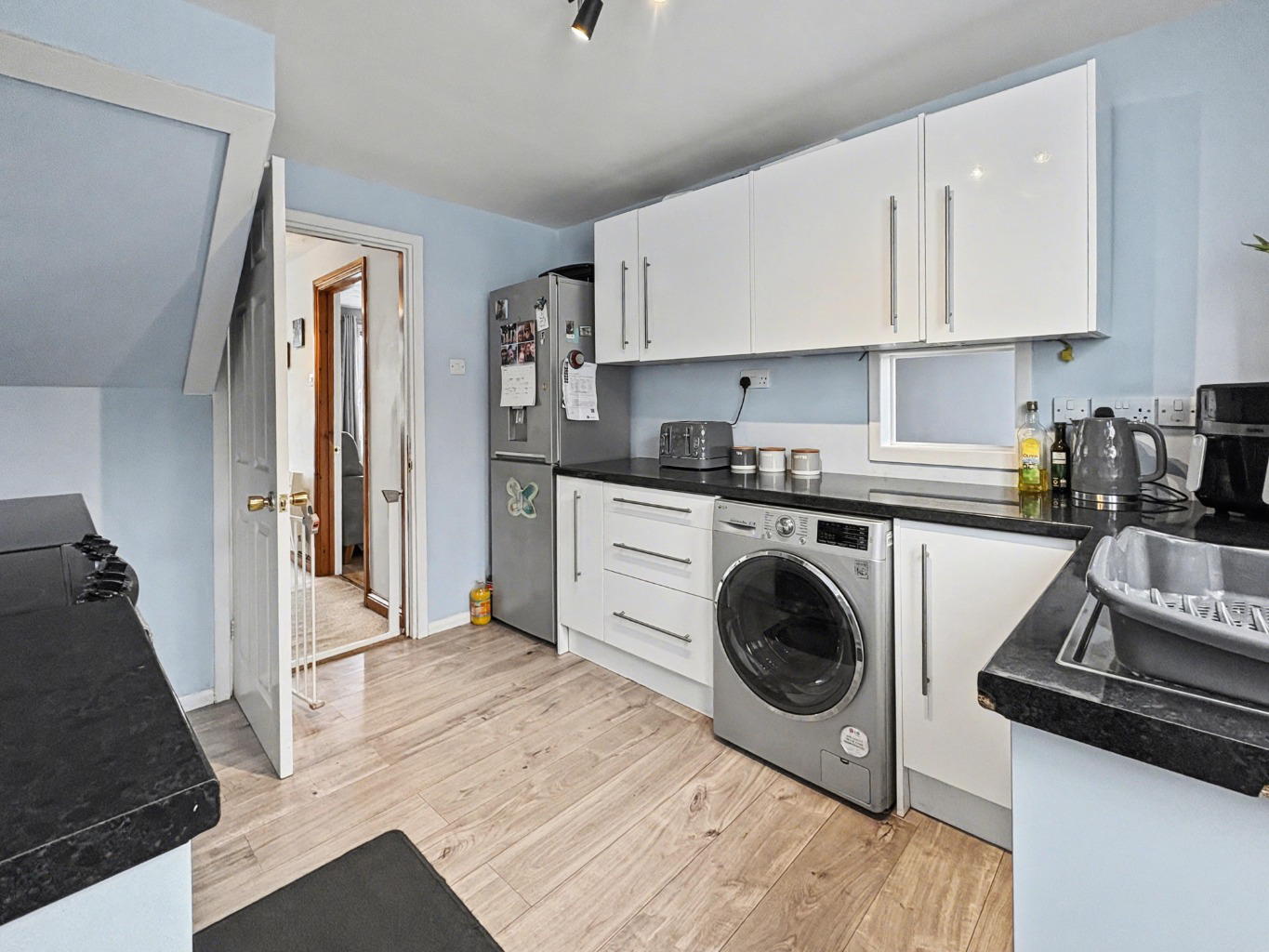 Helston, Well presented three bedroom home, photo 6
