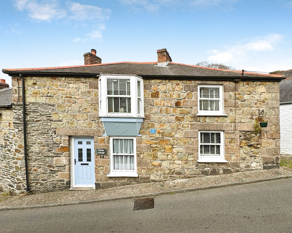 Helston, Delightful home close to town centre