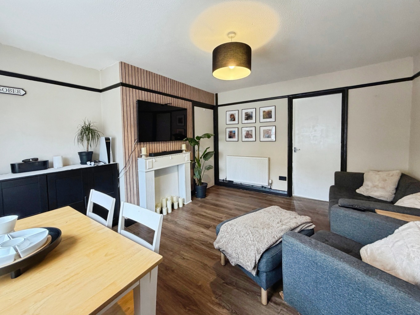 Helston, Three bed family home, photo 2