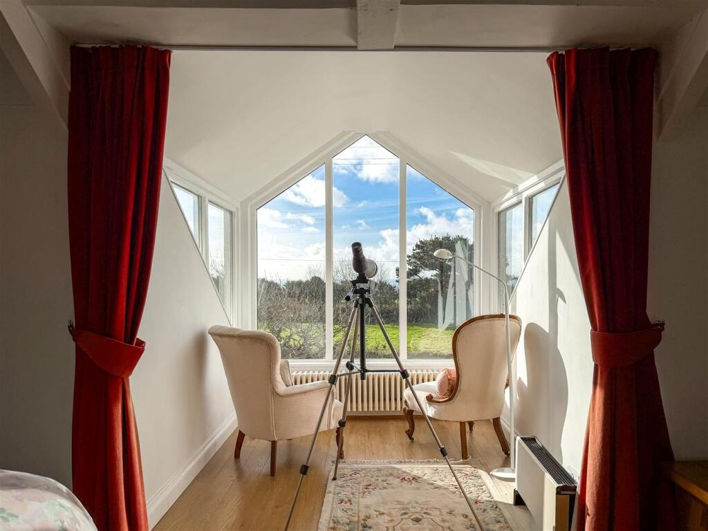 Ashton, Dormer bungalow with coastal views, photo 4