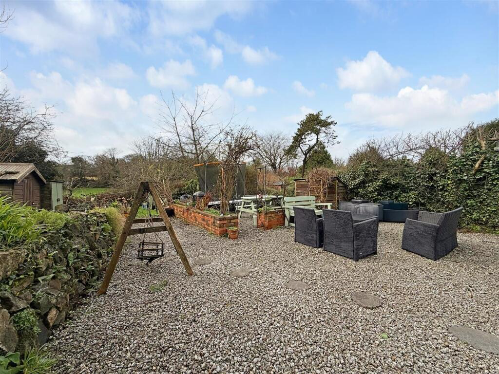 Godolphin Cross, Tucked away two bed cottage, photo 16