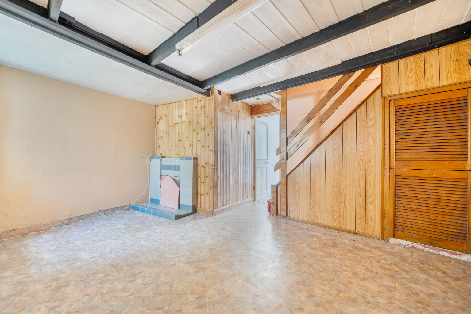 Sithney, A handsome doer-upper with two reception rooms and two bedrooms plus a garden., photo 2