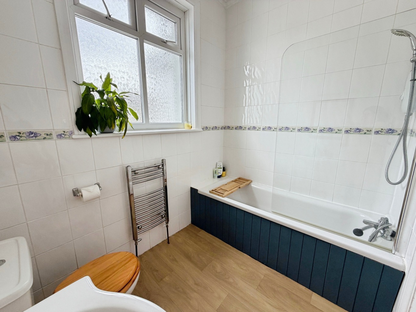 Helston, Spacious four bed family home, photo 14