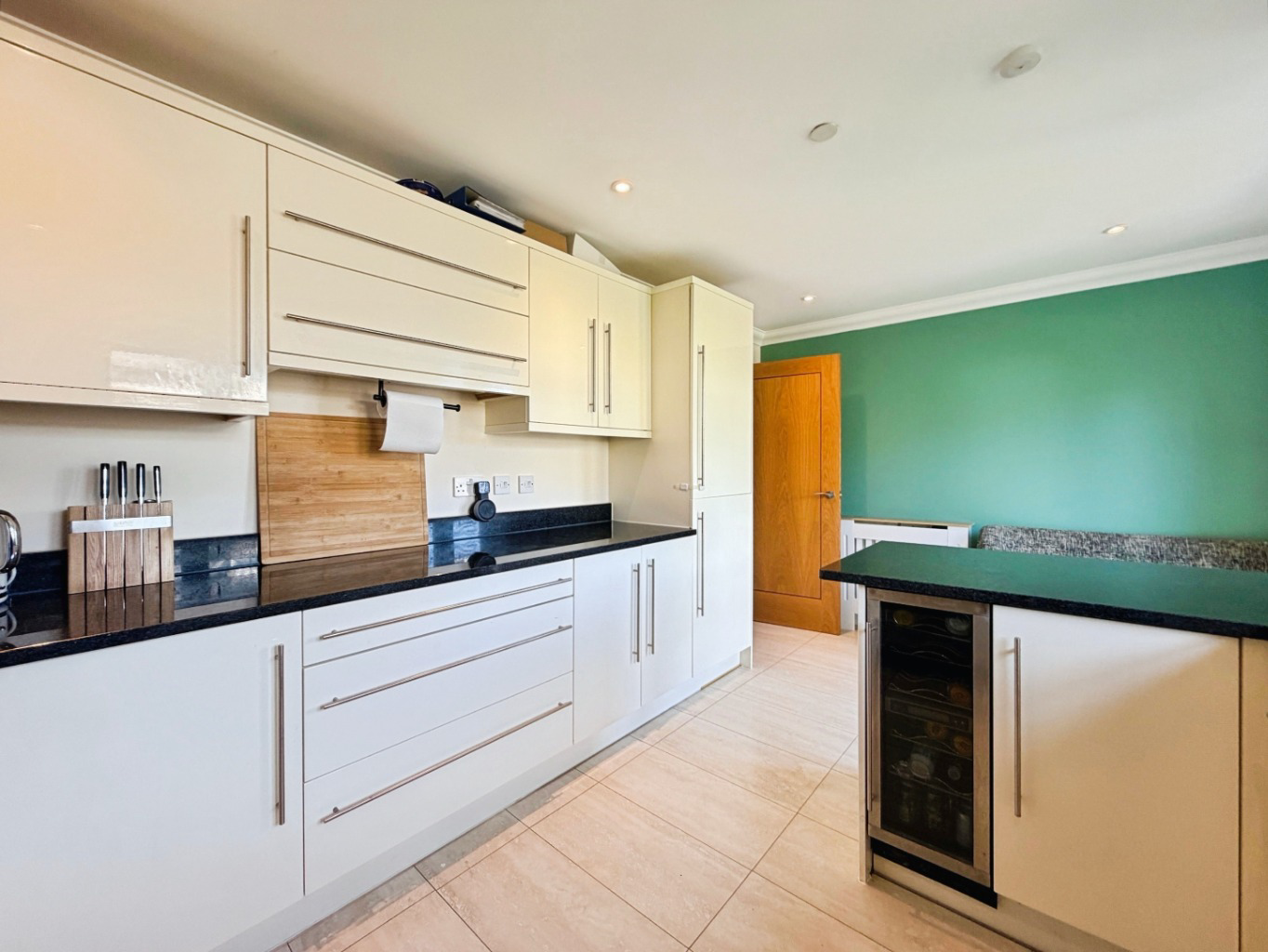Helston, Ideal family home moments from town, photo 6