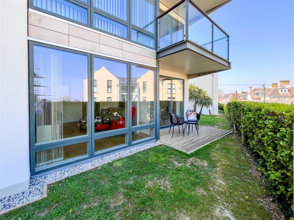 Two bedroom ground floor apartment, The Belyars, St. Ives, photo 19