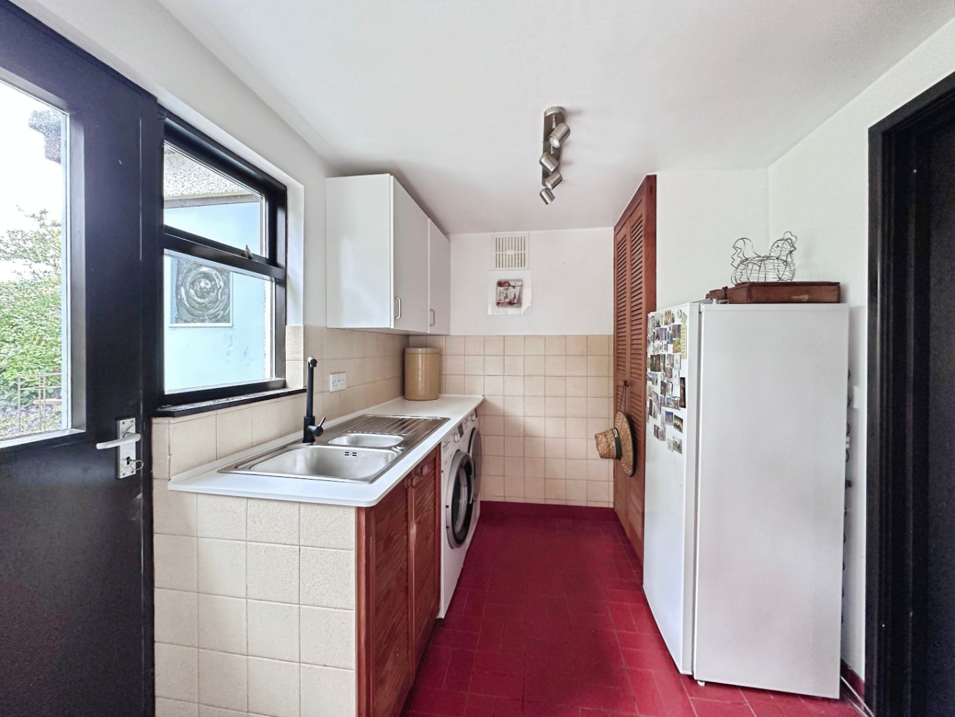 Mullion, Spacious four bed home, photo 9