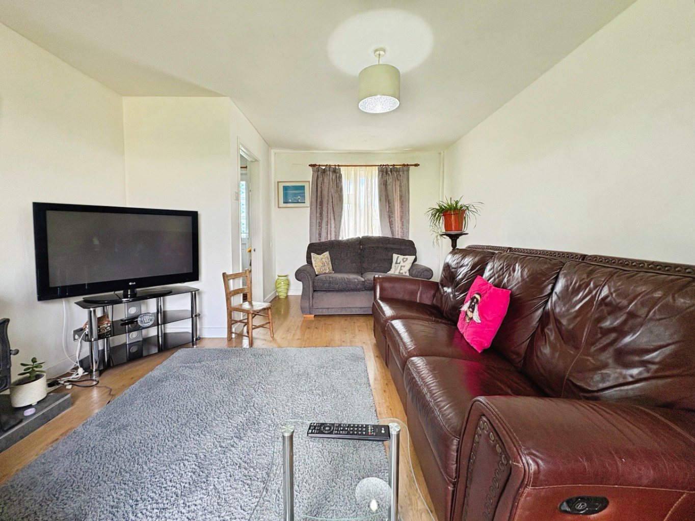 Cury, Two bed home with generous outdoor space, photo 6