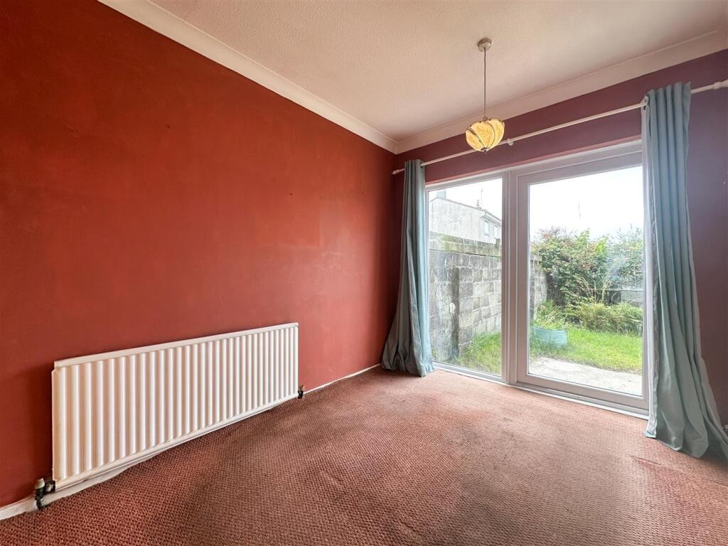 Porthleven, Three bed home with potential, photo 6
