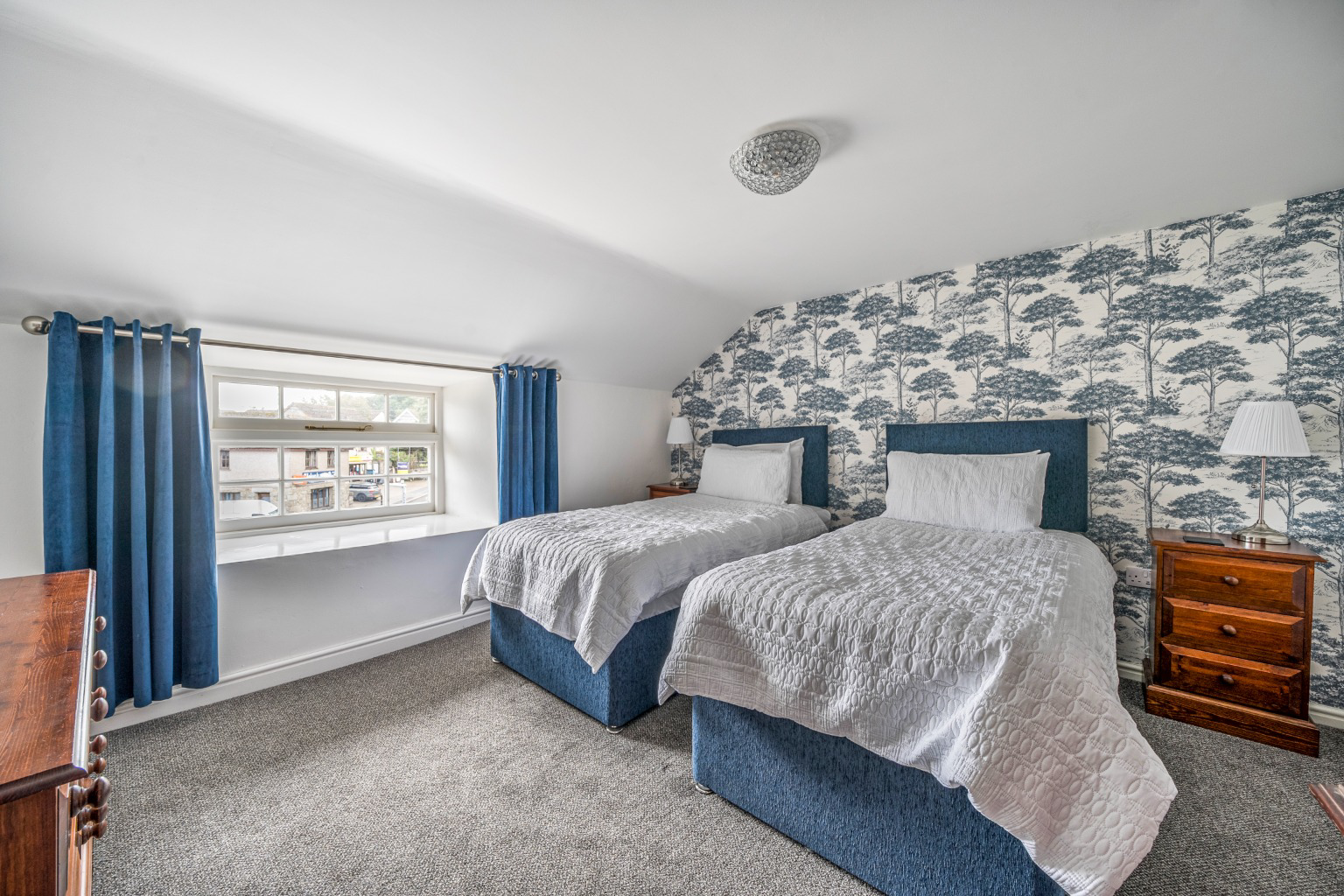 Praze, Three Storey Grade 2 Listed Cottage, photo 14