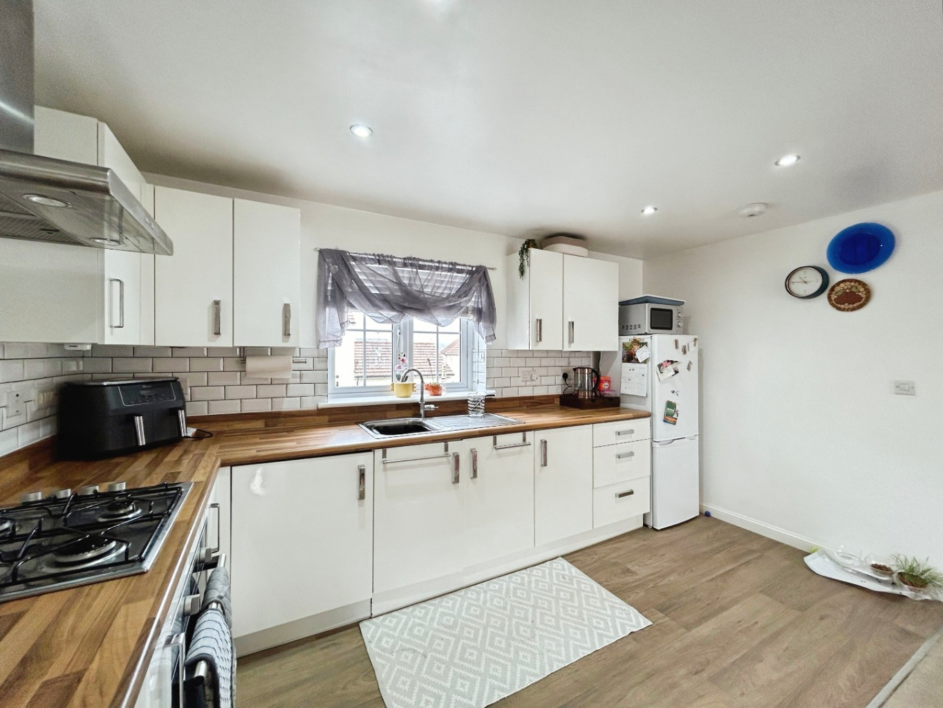 Hayle, Stylish two bed home, photo 4