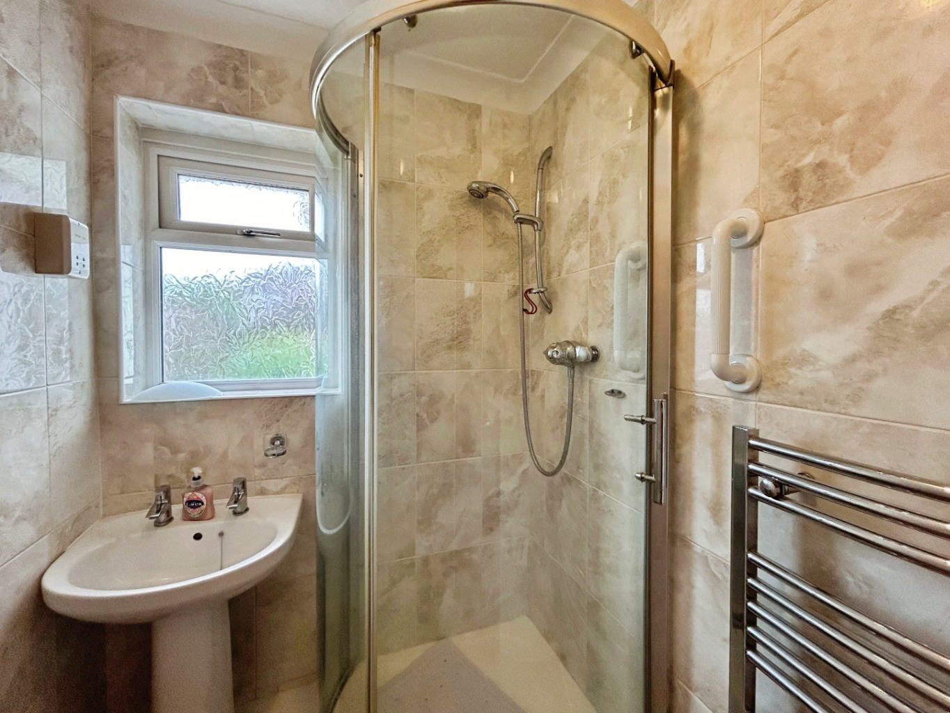 Hayle, Detached bungalow on large plot, photo 16