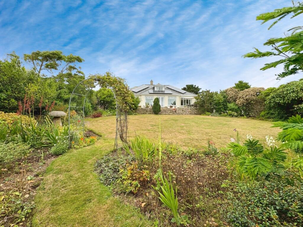 Praa Sands, Flexible home with annexe and sea view