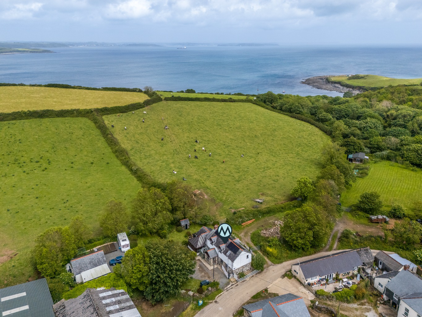 Near Manaccan, Well presented, spacious home