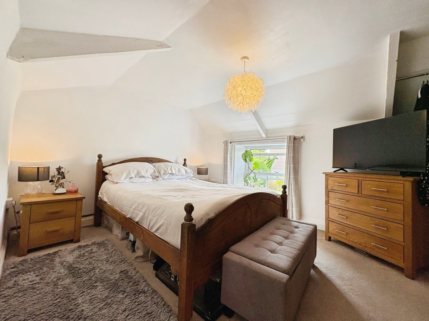 Godolphin Cross, 3 Double Bedroom Charming Cottage, photo 4