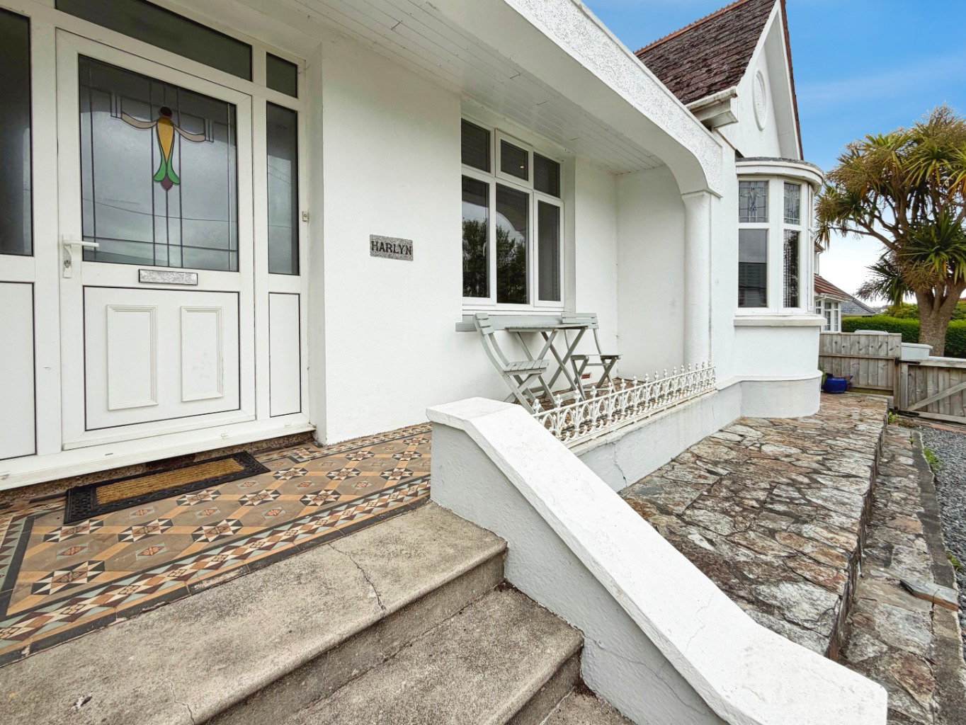 Helston, Spacious four bed family home, photo 4