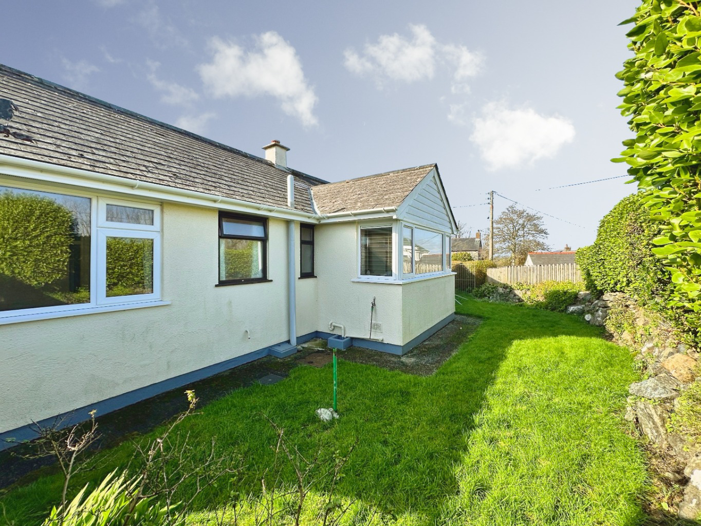 Kuggar, Detached bungalow with potential and no chain, photo 11